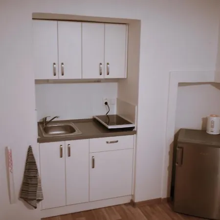 Stylish Cozy Studio In A Historical City Part דירה פראג